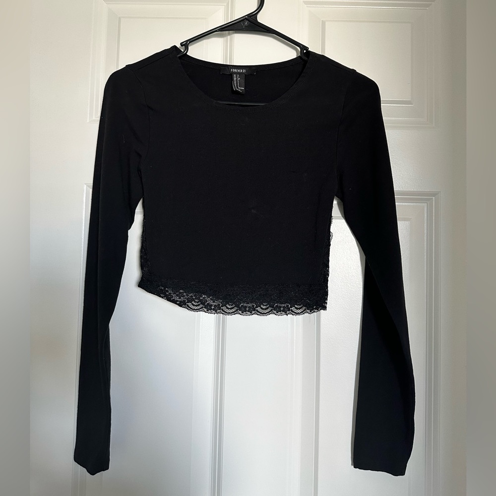 Black lace longsleeve crop top